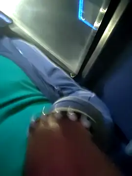 DanteWinter online show from November 22, 2025, 2:21 am