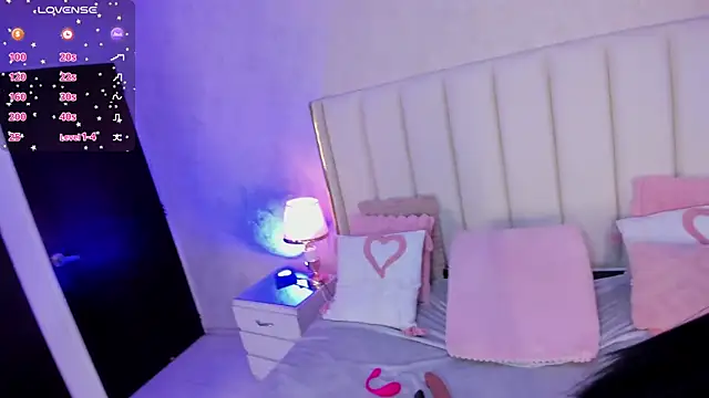 MadissonBonny  online show from April 10, 2026, 8:57 pm