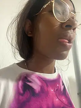 MarianRosse online show from December 4, 2025, 2:04 pm