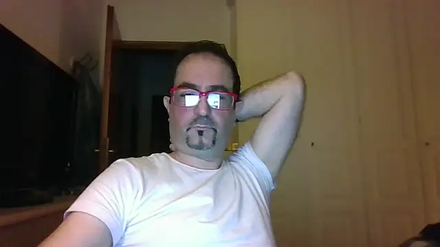 Snapshot of max_im69 chatting on May 21, 2026, 10:28 pm max im69 online show from May 21, 2026, 10:28 pm