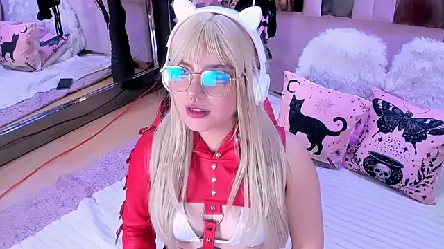 BizzyNoar online show from December 16, 2025, 4:50 am