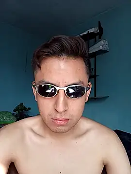 aczinovelez342 online show from January 9, 2026, 4:54 pm