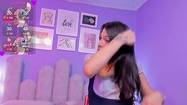 lucrecia sucker online show from November 26, 2025, 8:10 pm