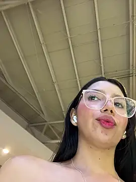 Snapshot of Min_junn chatting on October 11, 2025, 2:22 am Min junn online show from October 11, 2025, 2:22 am