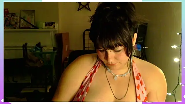 Snapshot of PeakoBunny chatting on November 9, 2025, 3:16 am PeakoBunny online show from November 9, 2025, 3:16 am