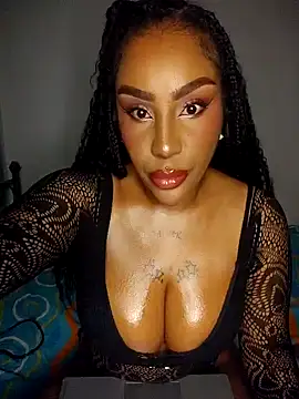 Snapshot of Queen_Amara chatting on May 10, 2026, 3:44 am Queen Amara online show from May 10, 2026, 3:44 am