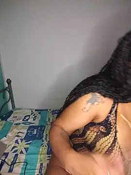Snapshot of Queen_Amara chatting on May 21, 2026, 3:57 am Queen Amara online show from May 21, 2026, 3:57 am