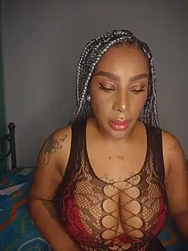 Snapshot of Queen_Amara chatting on June 4, 2026, 4:18 am Queen Amara online show from June 4, 2026, 4:18 am