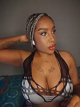 Snapshot of Queen_Amara chatting on June 7, 2026, 4:38 am Queen Amara online show from June 7, 2026, 4:38 am