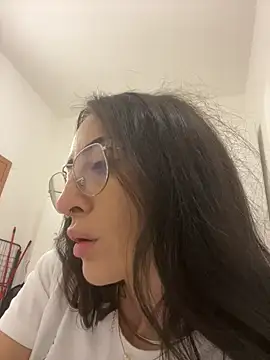 nikkaanderic online show from January 13, 2026, 12:43 pm