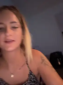 Snapshot of Lyra_XX chatting on July 3, 2026, 10:38 pm Lyra XX online show from July 3, 2026, 10:38 pm