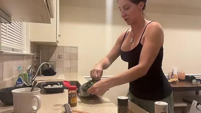 NurseStephania online show from November 21, 2025, 12:54 am