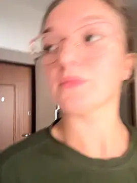 Bellatrisssaa online show from September 18, 2025, 8:38 am