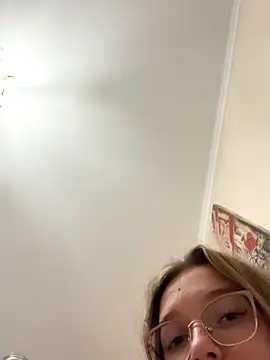 Bellatrisssaa online show from September 22, 2025, 4:20 pm