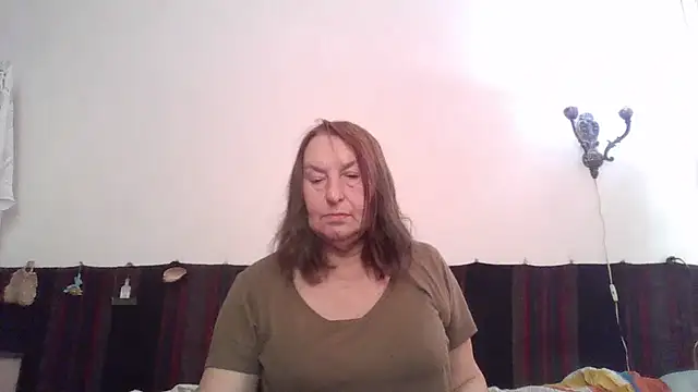 Snapshot of AnnaLive570 chatting on March 18, 2026, 5:32 am AnnaLive570 online show from March 18, 2026, 5:32 am