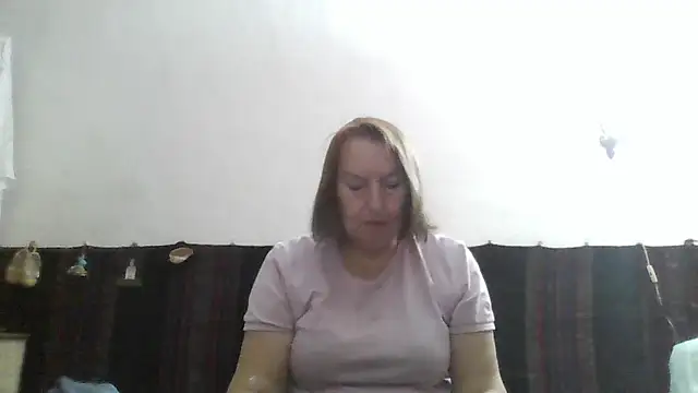 Snapshot of AnnaLive570 chatting on March 28, 2026, 2:33 am AnnaLive570 online show from March 28, 2026, 2:33 am