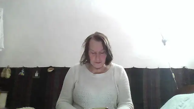 Snapshot of AnnaLive570 chatting on April 4, 2026, 2:21 am AnnaLive570 online show from April 4, 2026, 2:21 am