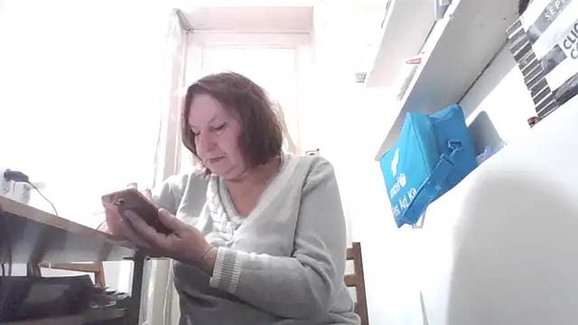 Snapshot of AnnaLive570 chatting on April 6, 2026, 4:57 am AnnaLive570 online show from April 6, 2026, 4:57 am