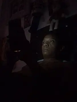 elpeluchenegroxxx3 online show from October 9, 2025, 1:20 pm