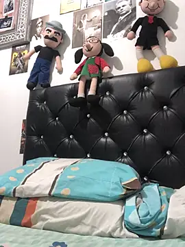 elpeluchenegroxxx3 online show from March 15, 2026, 12:27 am