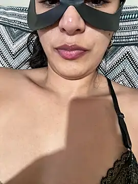 Snapshot of Indy_black_cat chatting on April 14, 2026, 7:09 pm Indy black cat online show from April 14, 2026, 7:09 pm