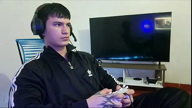 ErickWalton online show from November 5, 2025, 5:29 am