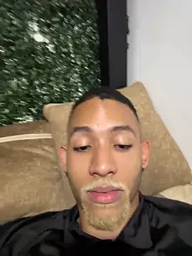 B Wild online show from November 30, 2025, 2:37 am