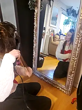 Snapshot of Blossom94 chatting on November 24, 2025, 5:01 pm Blossom94 online show from November 24, 2025, 5:01 pm