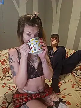 Snapshot of Blossom94 chatting on December 17, 2025, 5:30 pm Blossom94 online show from December 17, 2025, 5:30 pm