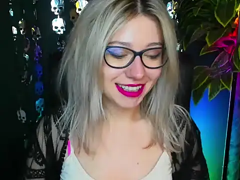 loveHeidi online show from October 15, 2025, 4:45 am