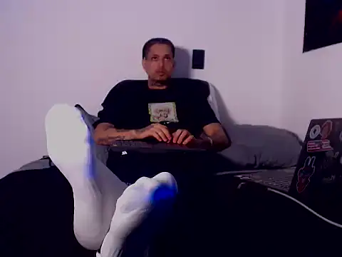 Snapshot of MASTER_PIG_FARMER chatting on October 25, 2025, 4:42 am MASTER PIG FARMER online show from October 25, 2025, 4:42 am