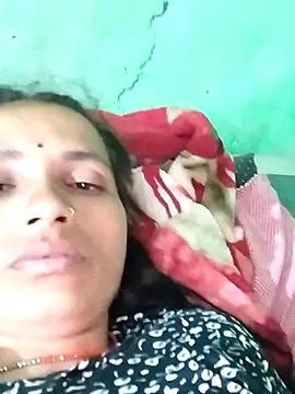 KIRTI12 HOT online show from November 22, 2025, 8:41 pm