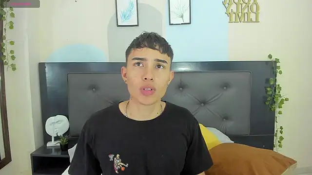 Snapshot of fher_rivers chatting on September 25, 2025, 5:05 pm fher rivers online show from September 25, 2025, 5:05 pm
