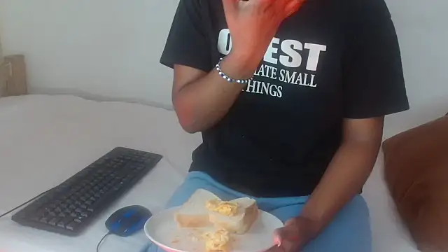 AshleyT255 online show from October 21, 2025, 3:57 pm