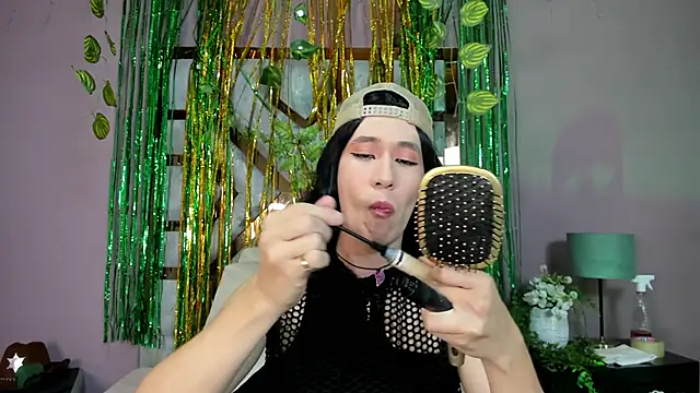 Electra Gosselin online show from March 19, 2026, 12:58 am