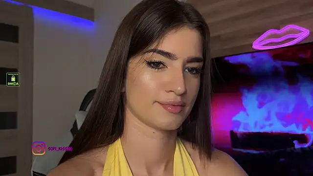 Snapshot of SofI-Play chatting on September 17, 2025, 7:48 pm SofI-Play online show from September 17, 2025, 7:48 pm