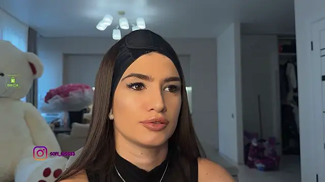 Snapshot of SofI-Play chatting on October 18, 2025, 1:34 pm SofI-Play online show from October 18, 2025, 1:34 pm