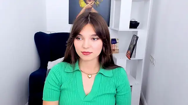 DivineAmour online show from September 19, 2025, 9:11 am