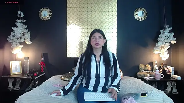 kinky momm online show from February 20, 2026, 3:01 pm