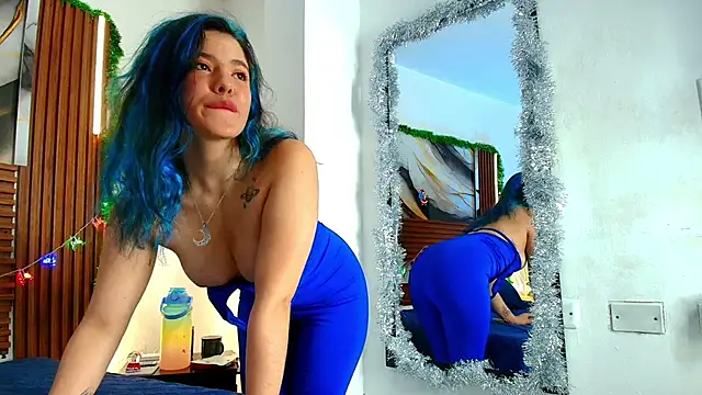 Evelin thompsson online show from December 2, 2025, 3:23 am