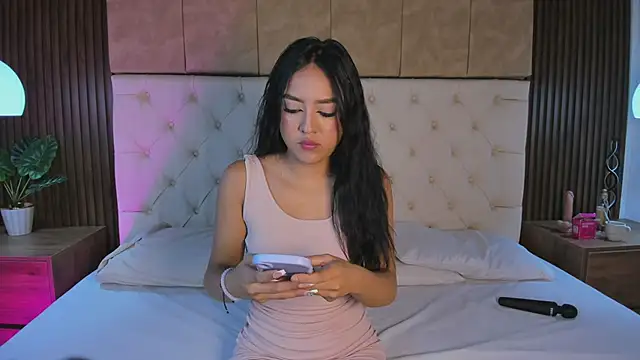 Dafne Hillss online show from October 4, 2025, 12:36 pm