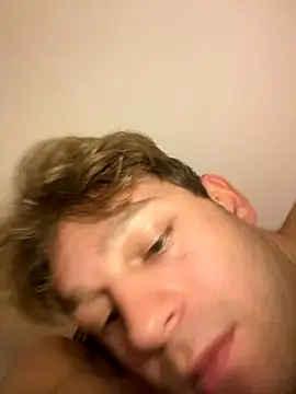 Snapshot of friendswhofuck chatting on September 21, 2025, 8:43 pm friendswhofuck online show from September 21, 2025, 8:43 pm