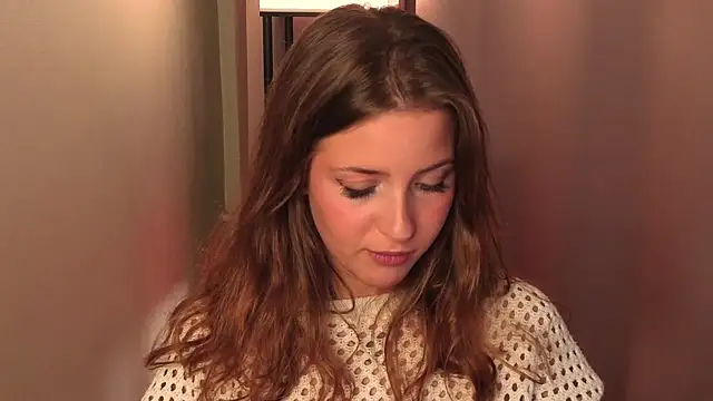 Snapshot of LoveSeekins chatting on December 2, 2025, 7:31 pm LoveSeekins online show from December 2, 2025, 7:31 pm