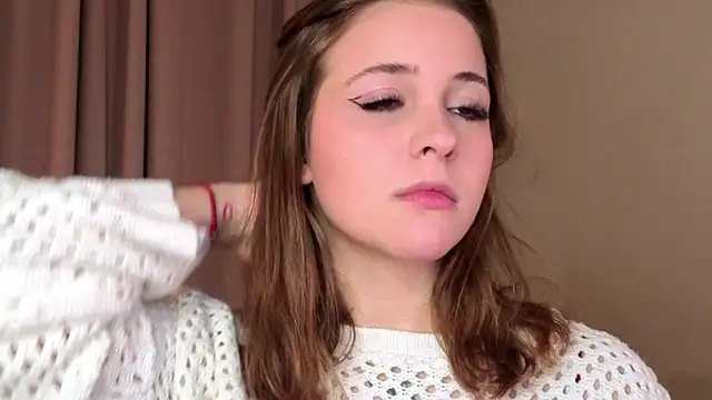 Snapshot of LoveSeekins chatting on February 25, 2026, 7:23 pm LoveSeekins online show from February 25, 2026, 7:23 pm