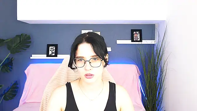 Snapshot of Charming_Mysteriousss chatting on October 13, 2025, 12:38 pm Charming Mysteriousss online show from October 13, 2025, 12:38 pm