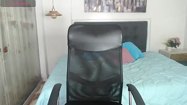 Snapshot of _Luna_Vixen chatting on October 30, 2025, 7:25 pm Luna Vixen online show from October 30, 2025, 7:25 pm