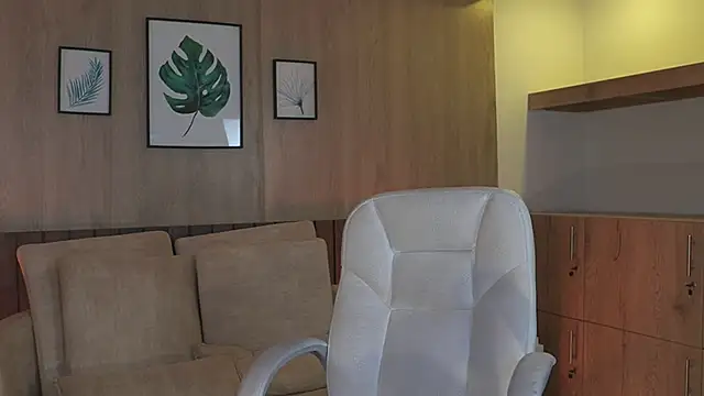 Snapshot of sarabelmont chatting on October 9, 2025, 12:14 pm sarabelmont online show from October 9, 2025, 12:14 pm