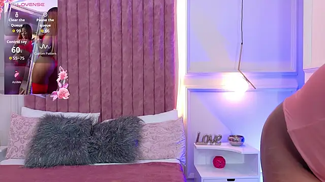 Snapshot of Rossie-Cameron chatting on October 23, 2025, 12:59 pm Rossie-Cameron online show from October 23, 2025, 12:59 pm