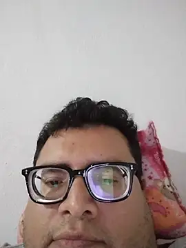 Santiagoqro85 online show from March 12, 2026, 3:45 am