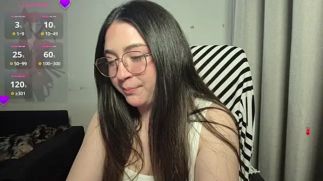 valentinauwu online show from November 28, 2025, 2:47 am